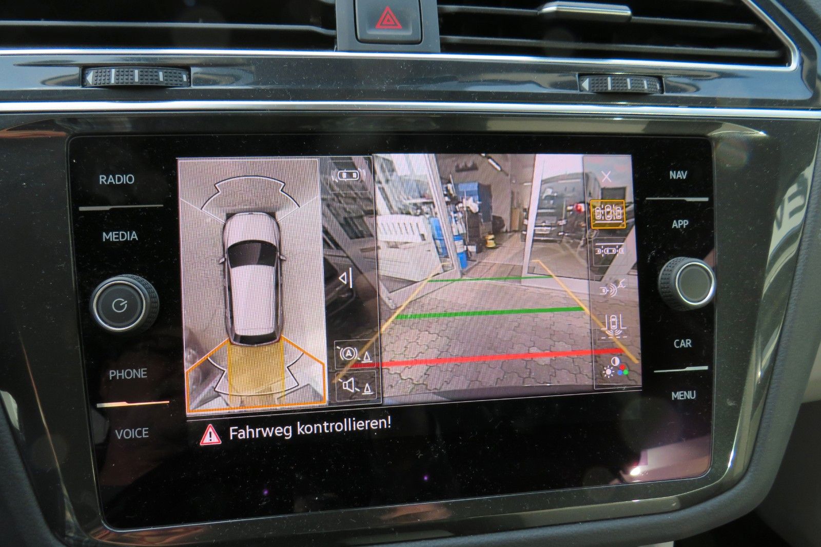 Fahrzeugabbildung Volkswagen Tiguan TSI DSG ELEGANCE 19-ZOLL MATRIX 360` 1.HD