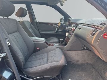 Mercedes E 280 - 9