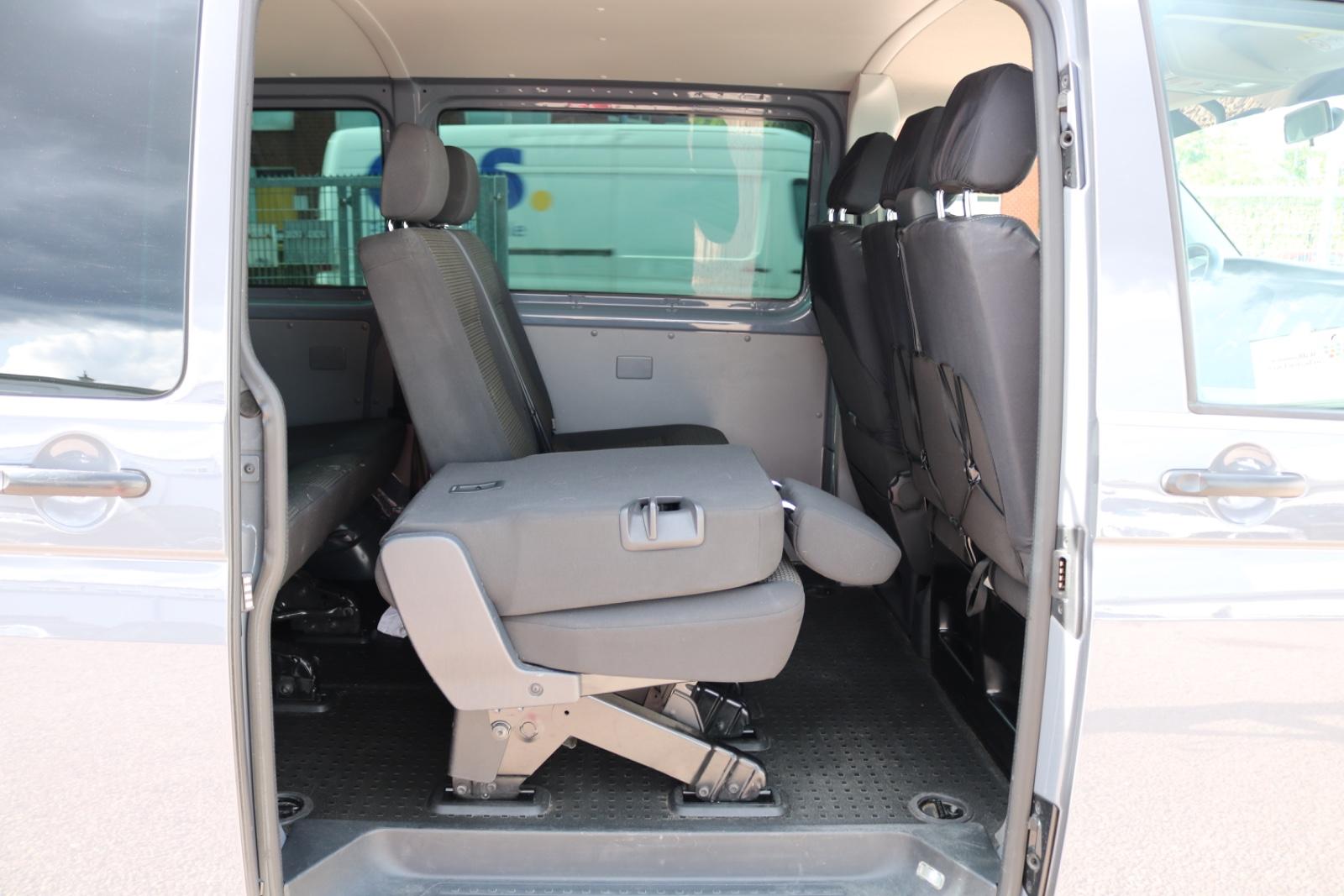 Volkswagen T6 Caravelle 2.0 TDI/9-SITZE/KAMERA/NAVI/AHK/PDC