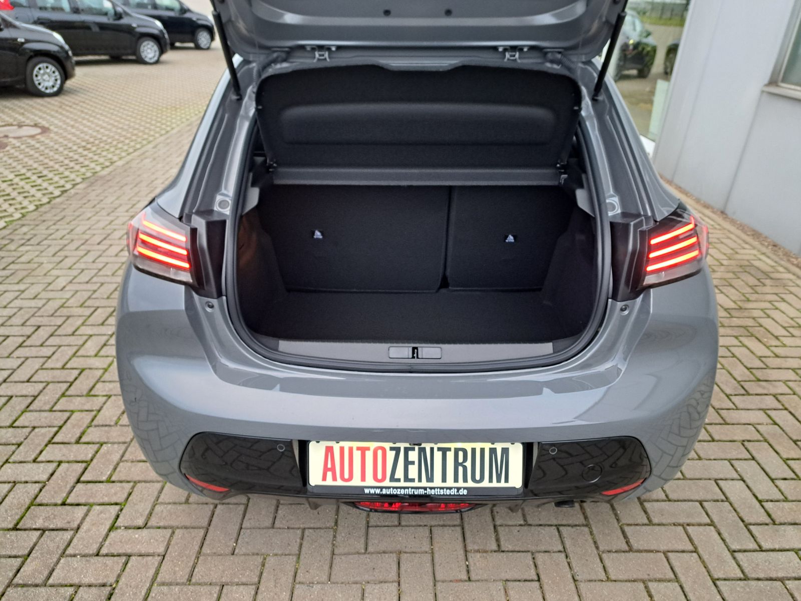 Fahrzeugabbildung Peugeot 208 1.2 ALLURE 110PS nur 237 € OHNE ANZAHLUNG