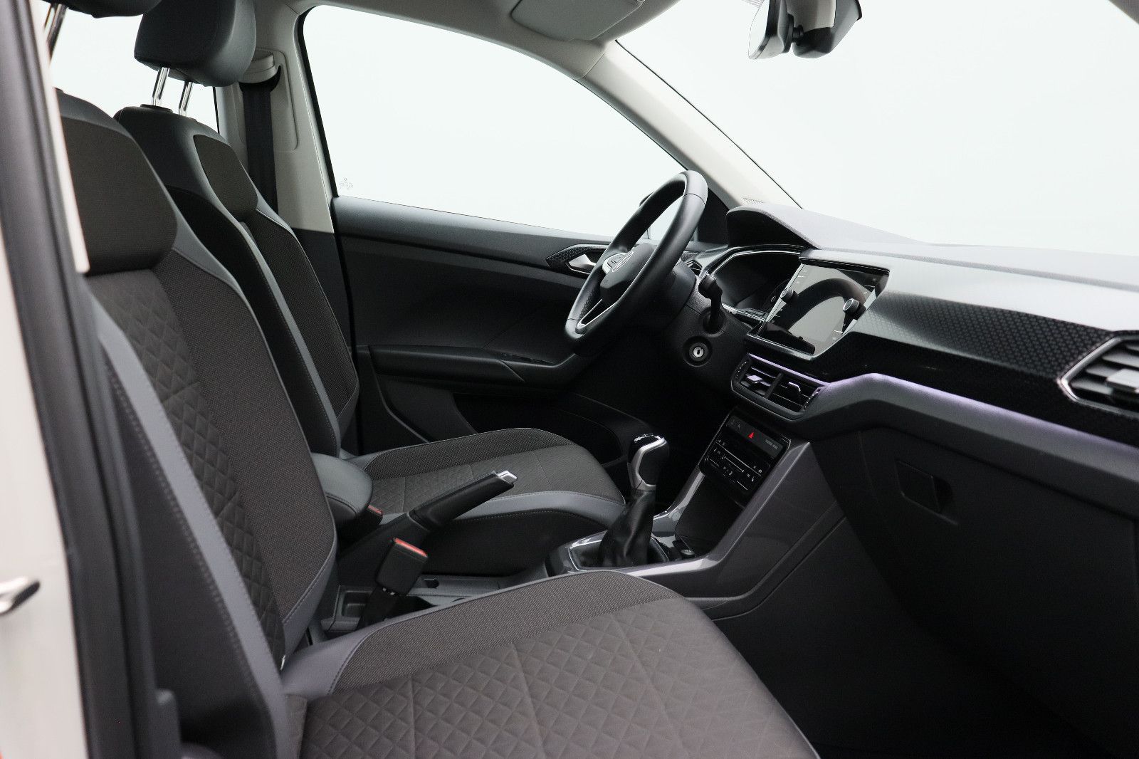 Fahrzeugabbildung Volkswagen T-Cross Navi LED AppleCar Einparkhilfe v+h