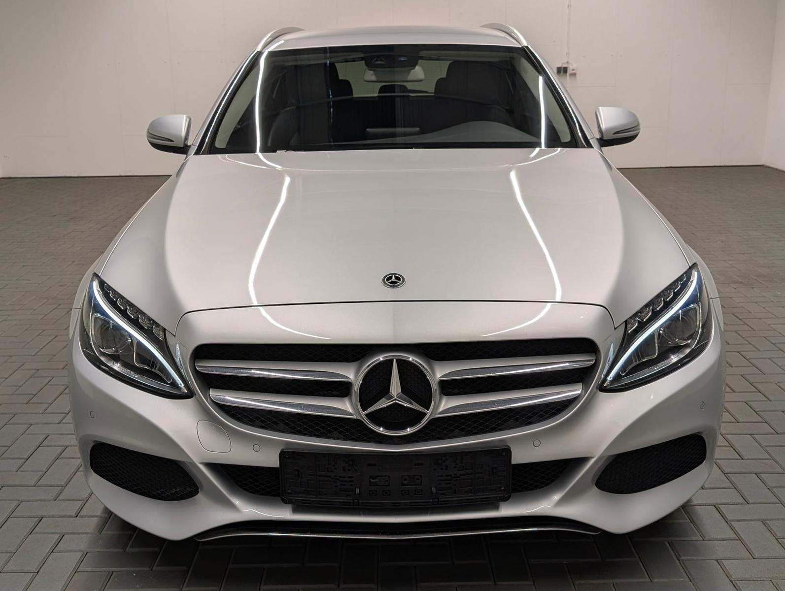 Mercedes-Benz C 180 Avantgarde LED/Navi/SHZ/el.HK/PDC/17-LM