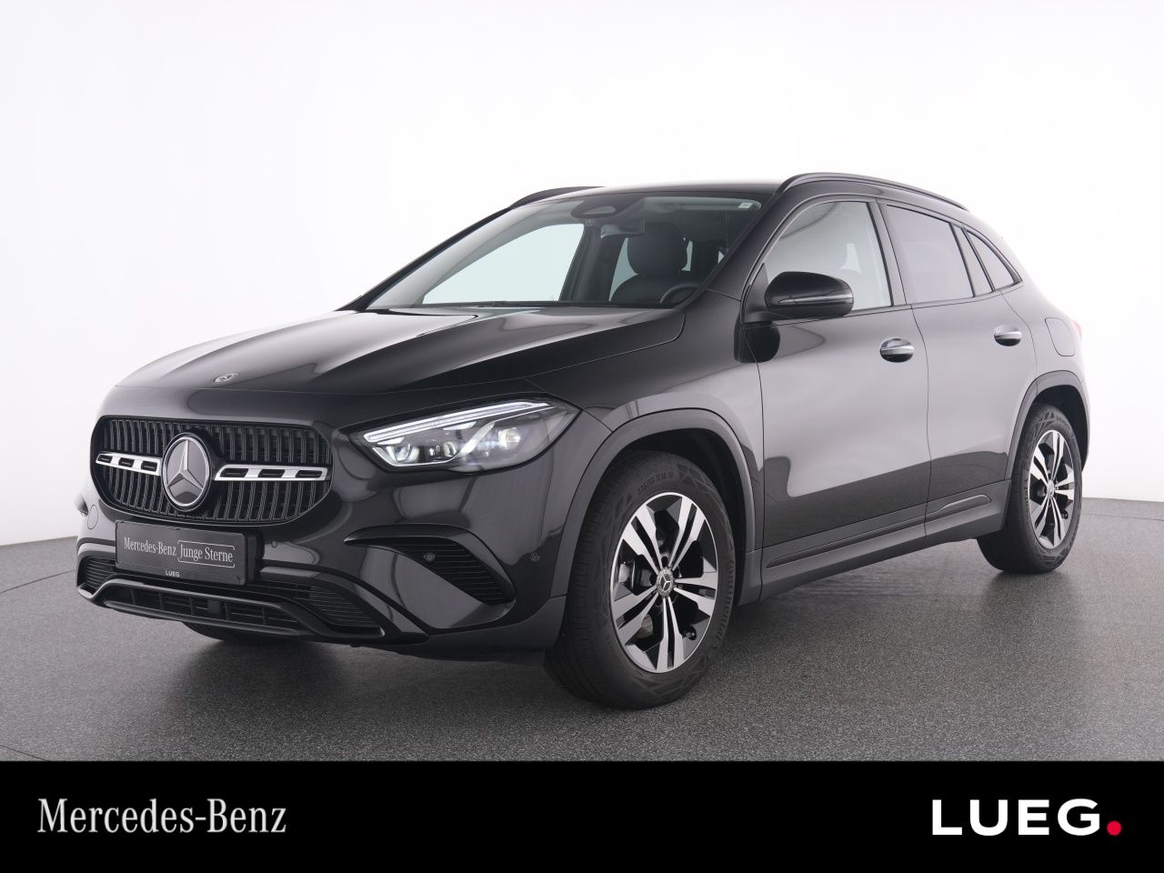 MERCEDES-BENZ GLA 200 Progressive+NavP+MBeam+AHK+Distr+KeyG+RK