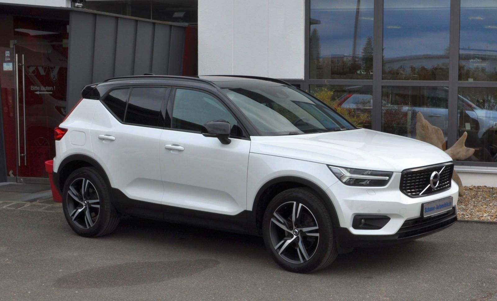 Volvo XC 40 R Design AWD  *2. Hand+Business Pro Paket*