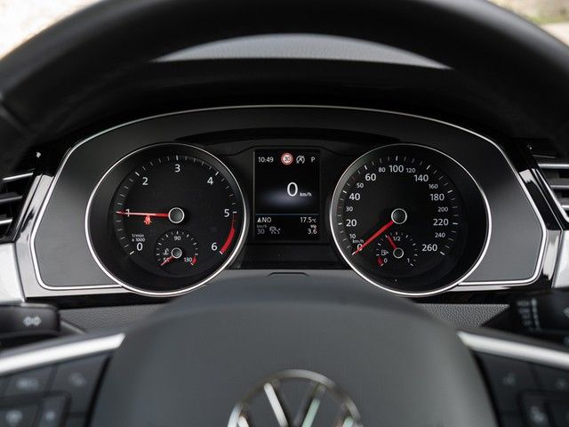 Passat Variant Business TDI DSG Premium inkl Nav