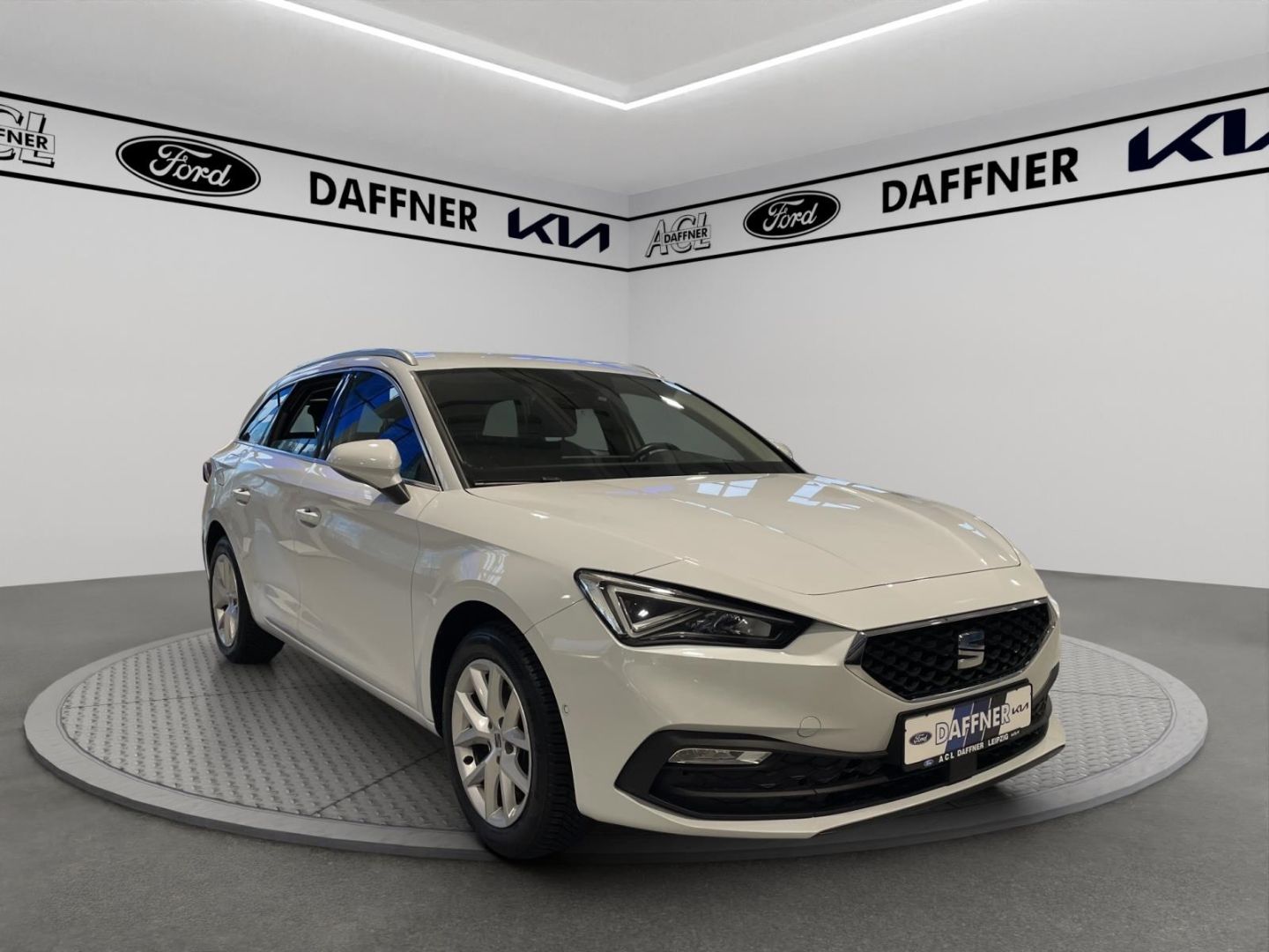 Fahrzeugabbildung SEAT Leon Sportstourer Style 1.5 TSI EU6d