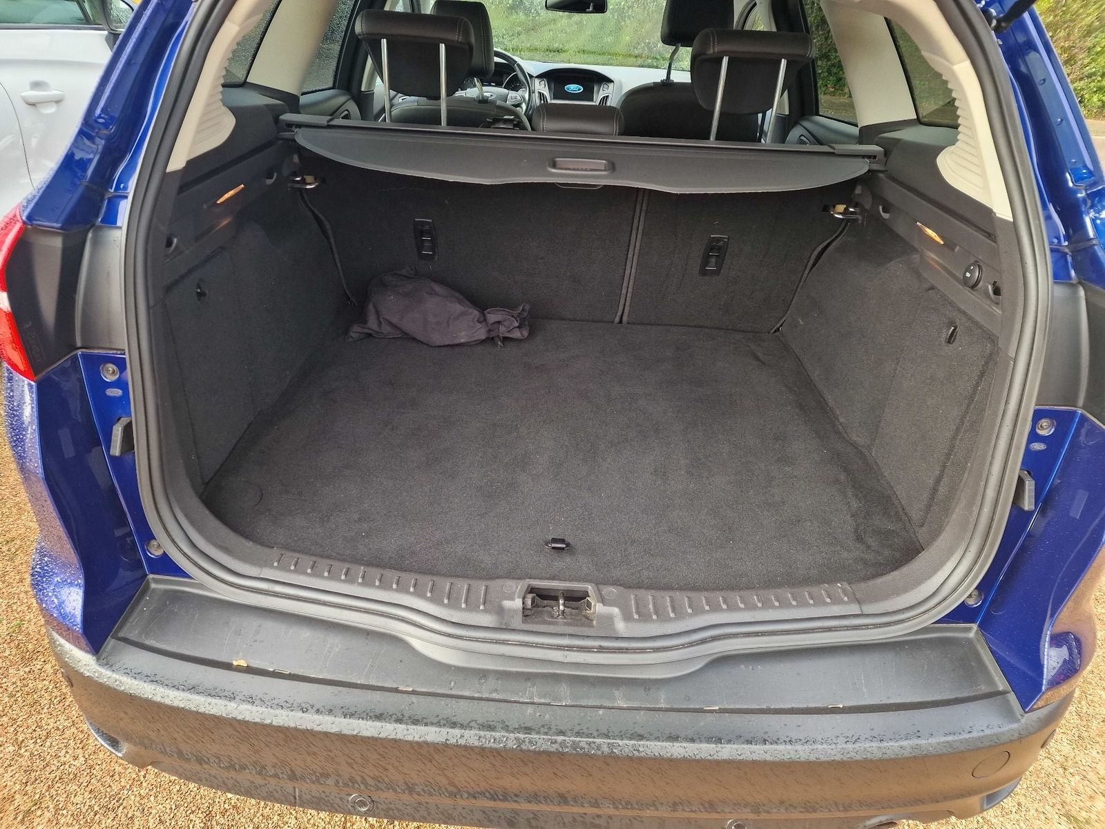 Fahrzeugabbildung Ford Focus Turnier Titanium, AHK,Xenon,Navi