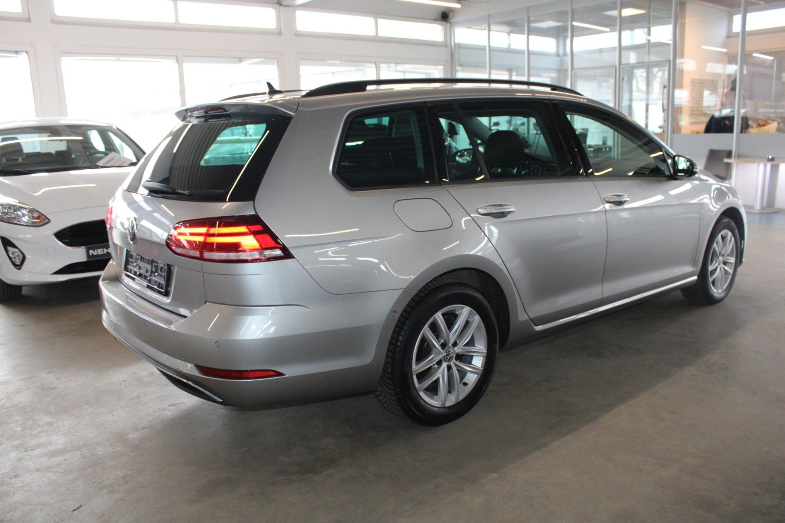 Fahrzeugabbildung Volkswagen Golf 2.0 TDI BMT DSG Comfortline LED STDHZ uvm.