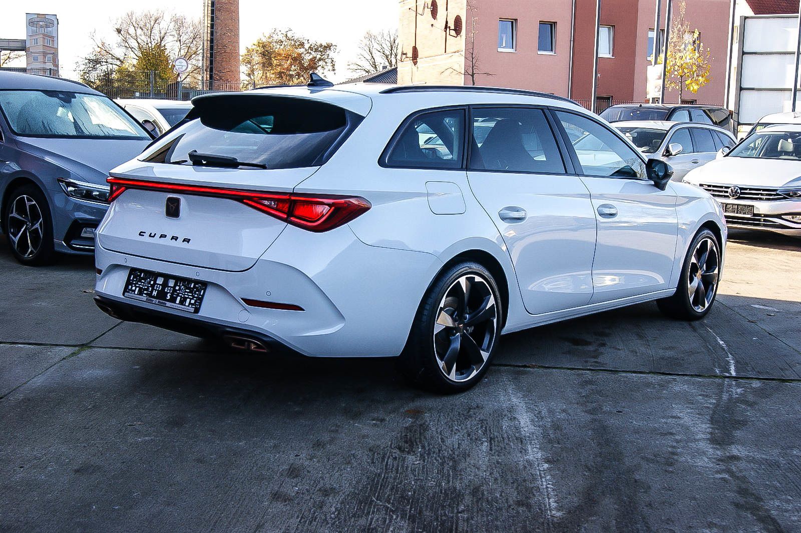 Fahrzeugabbildung CUPRA Leon Sportstourer e-HYBRID VIRTUAL ACC XL 1HAND