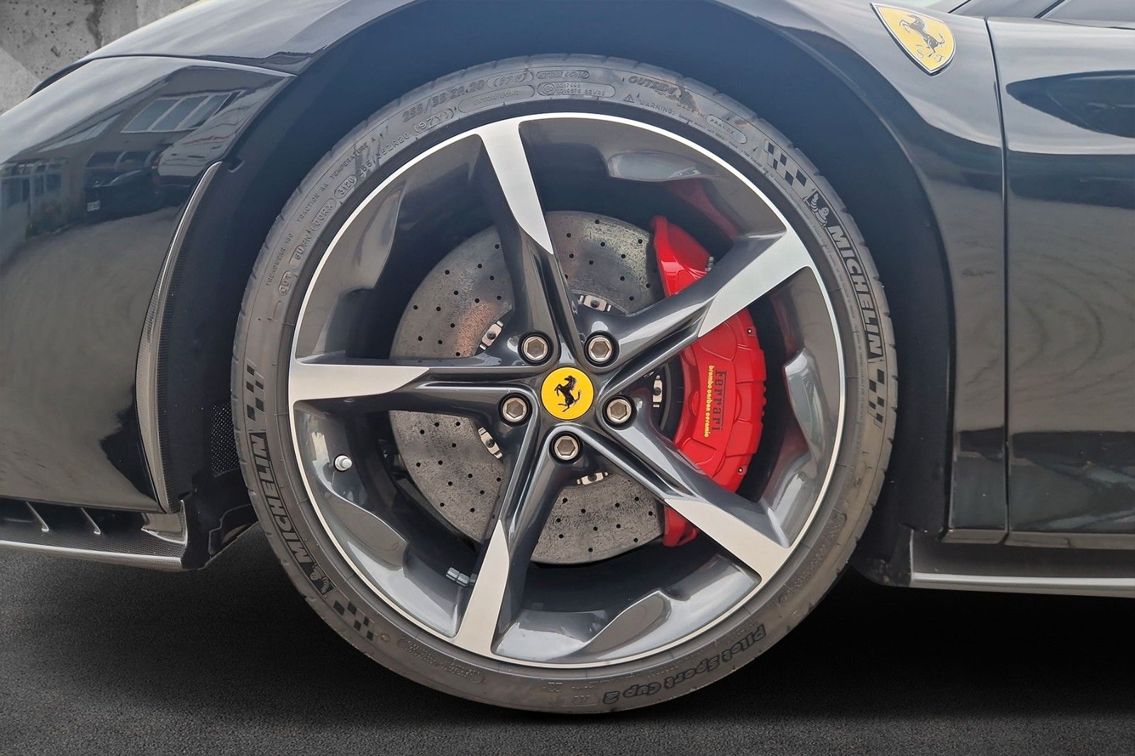 Fahrzeugabbildung Ferrari SF90 Stradale*Voll Carbon*Lift*Racingsitz*JBL*