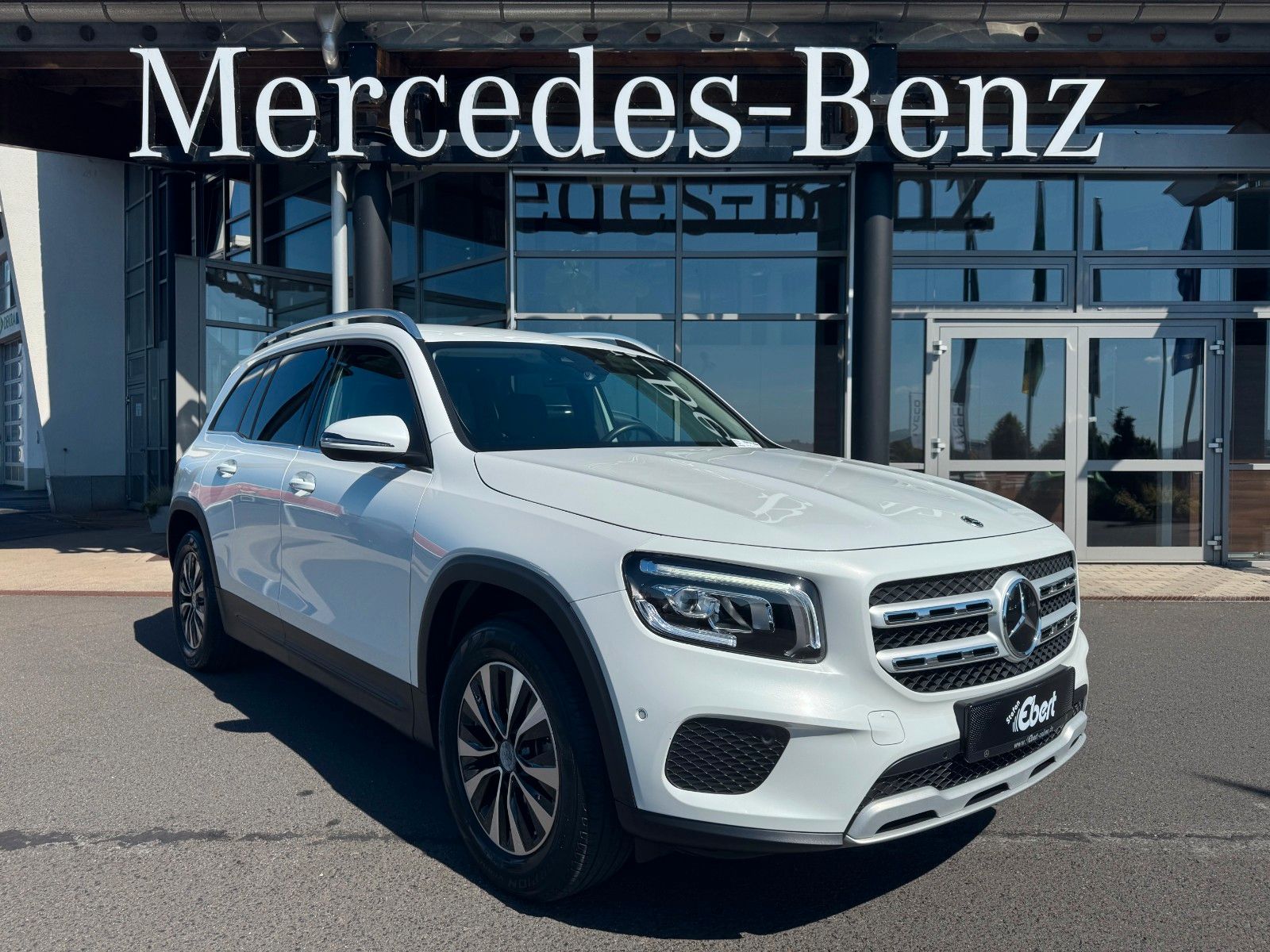 Fahrzeugabbildung Mercedes-Benz GLB 180 Style+Distronic+RKamera+Vollleder