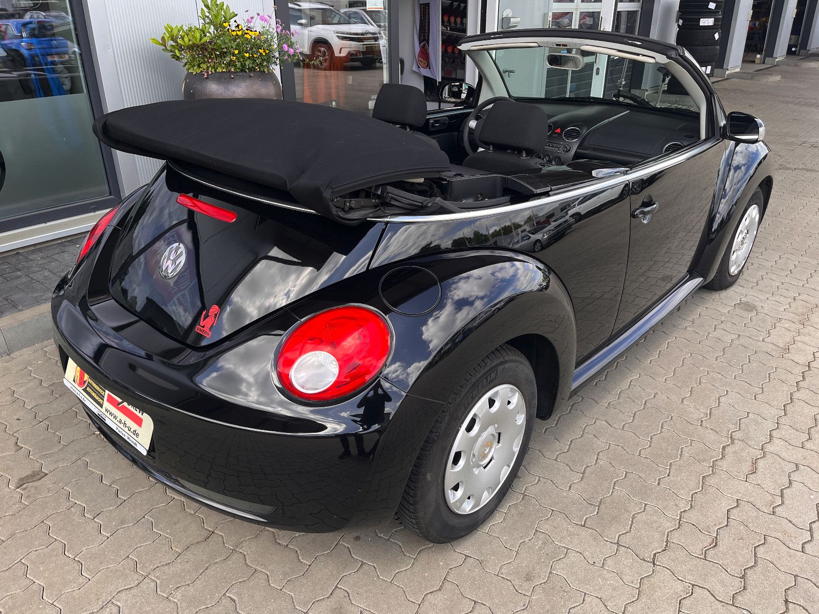 Fahrzeugabbildung Volkswagen New Beetle Cabriolet 1.4