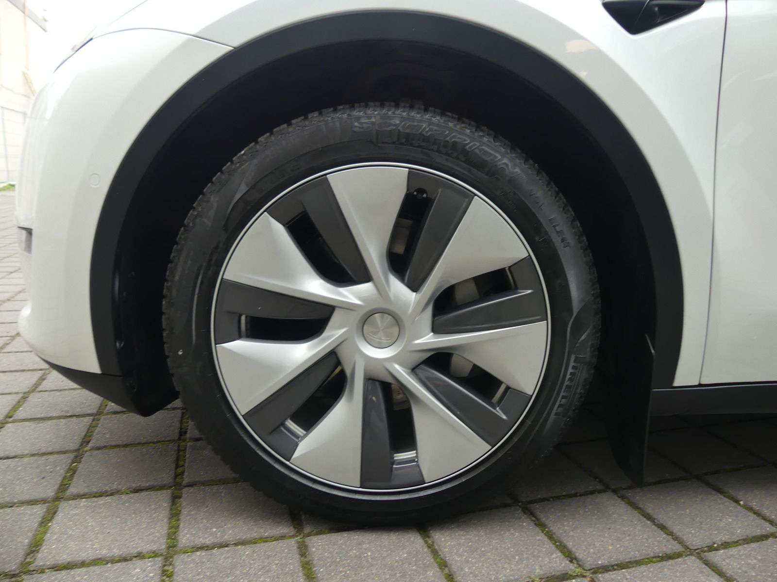 Tesla Model Y Long Range Dual AWD 378KW/PANO/LED/KAM foto 19