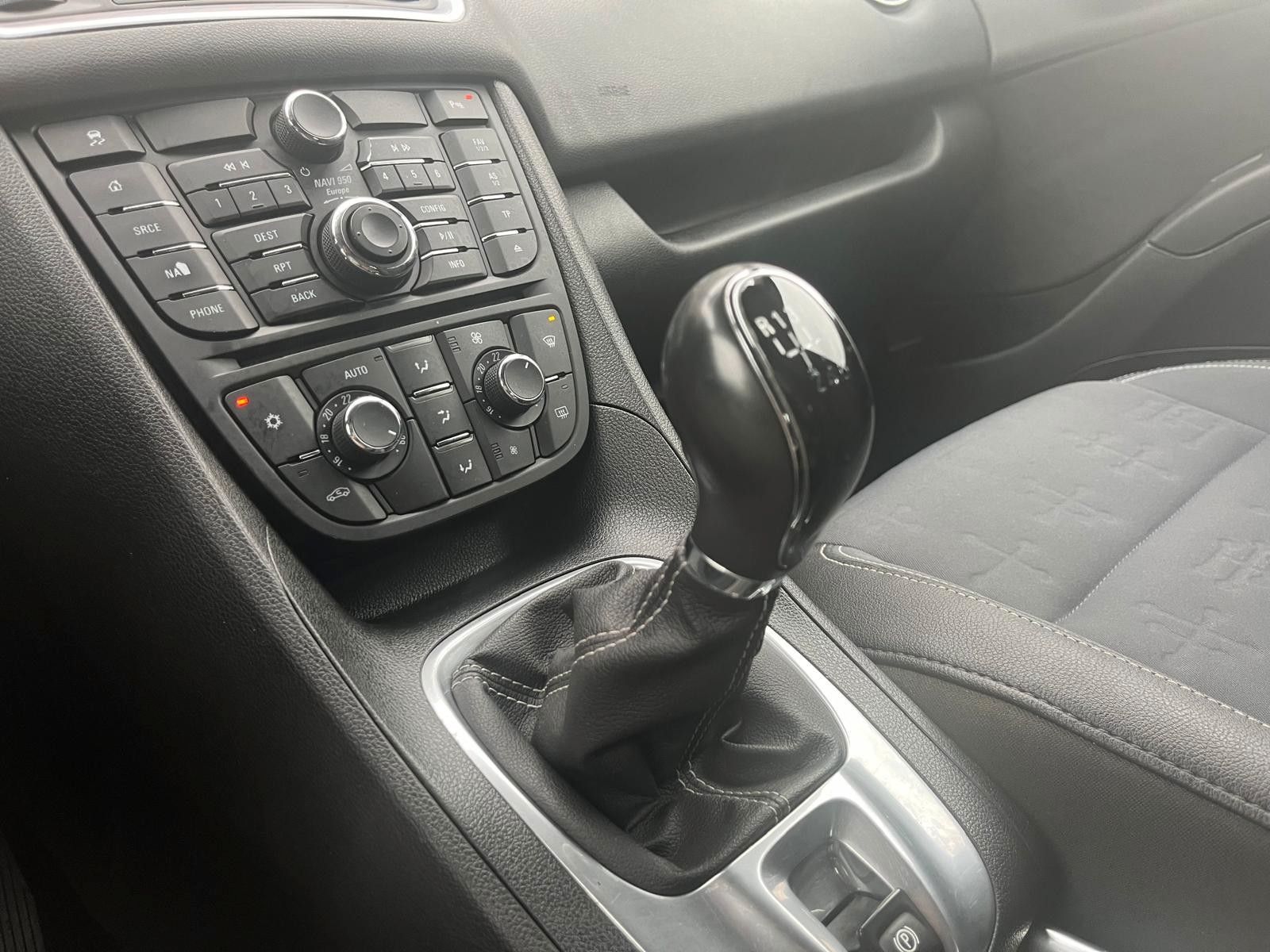 Fahrzeugabbildung Opel Meriva B Innovation*PDC*8xbereift*