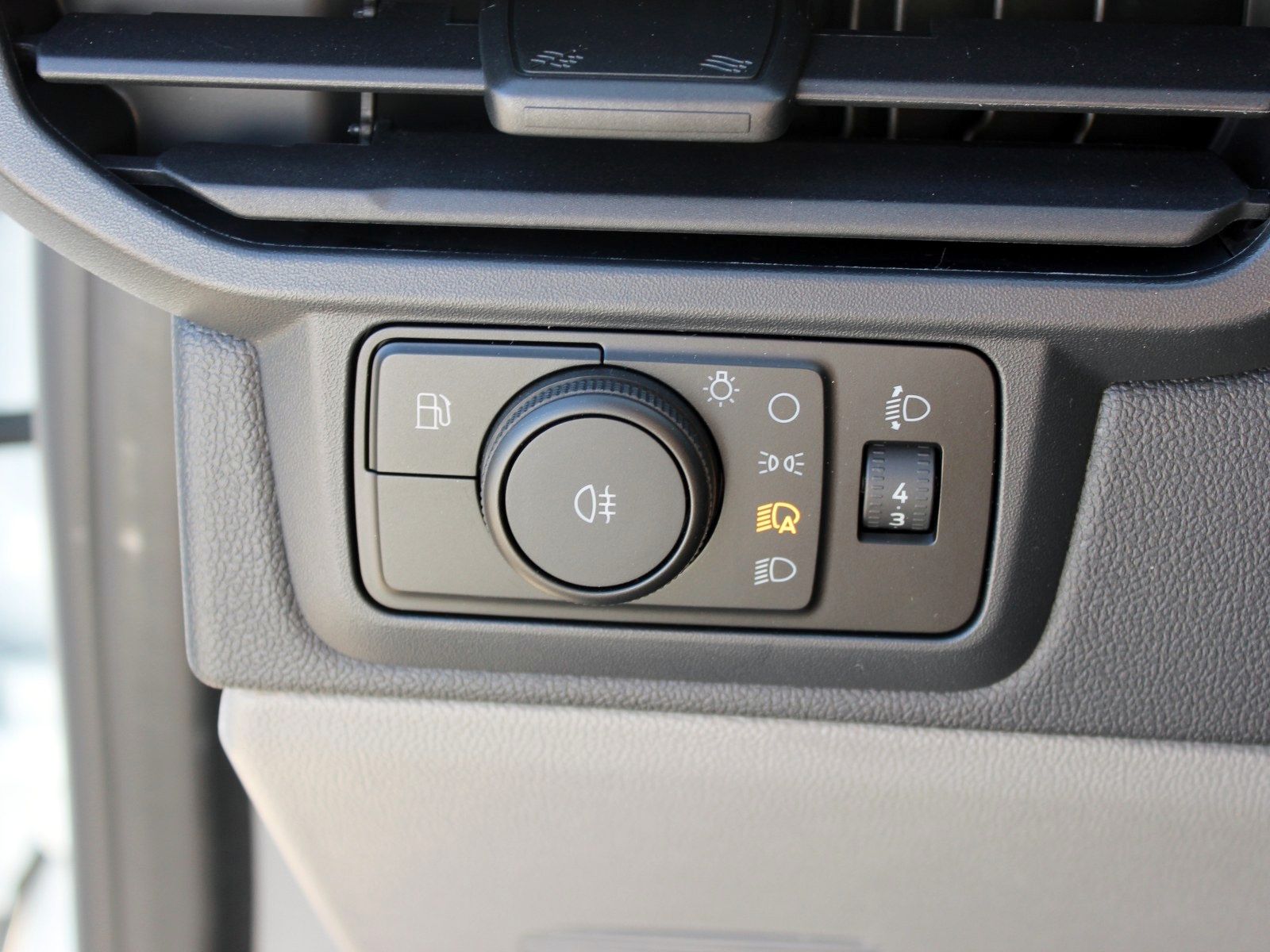 Fahrzeugabbildung Ford Transit Custom 320 L2 Trend FWD Plug-in Hybrid
