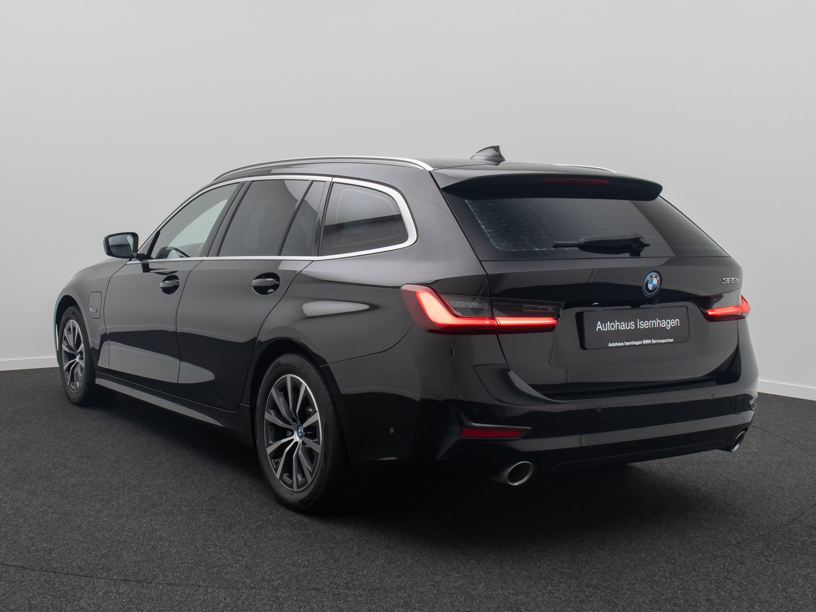 Fahrzeugabbildung BMW 320e Sport Line Alarm DAB Kamera Individual Komf