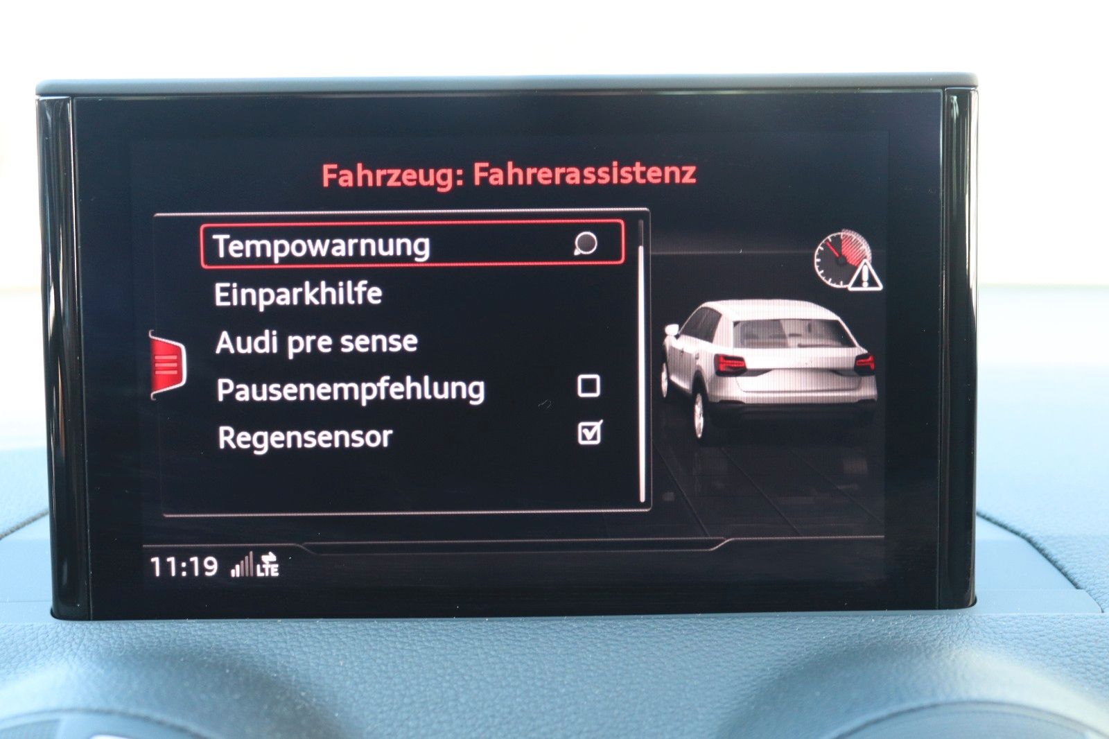 Fahrzeugabbildung Audi Q2 30 TFSI DESIGN S-TRONIC KLIMAAUT NAVI LED 2Hd