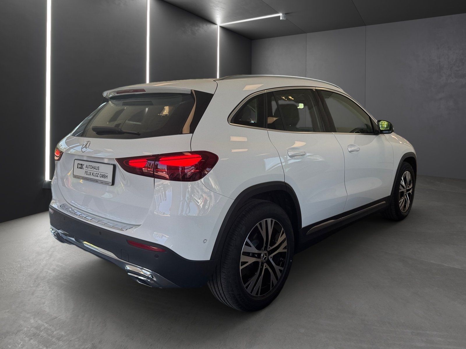 Fahrzeugabbildung Mercedes-Benz GLA 180 d*AHK*Dsitro*Totwink*LED*Kamera*CarPlay*