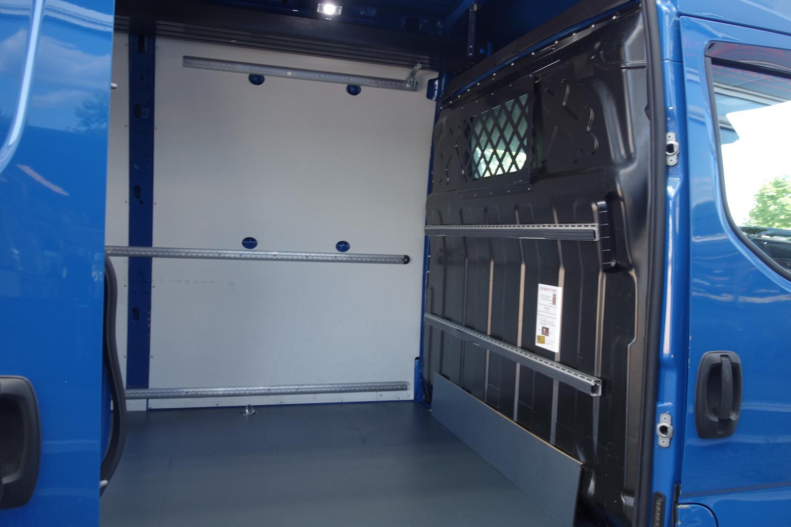 Iveco Daily 3.0 CNG L3H2 50 REGAL/STDHZG/AHK/SCHWINGSI