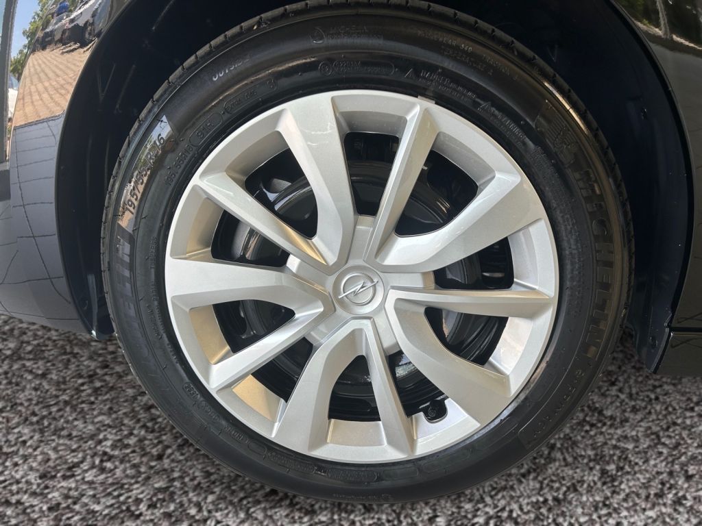 Fahrzeugabbildung Opel Corsa Electric Edition (F)