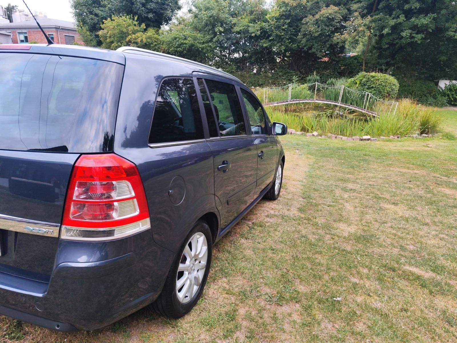 Opel Zafira B Innovation-Ahk-Ölkühler -TÜVNeu-Xenon