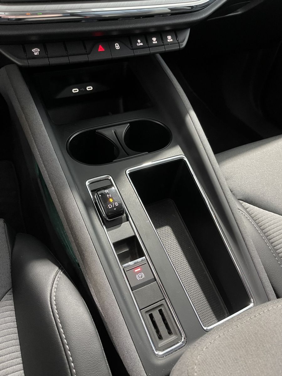 Fahrzeugabbildung SKODA Enyaq 60 Loft*AHK*LED-Matrix*
