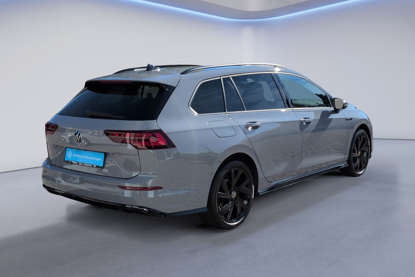 Golf VIII Variant 2.0 TSI DSG R-Line STHZ+AHK+