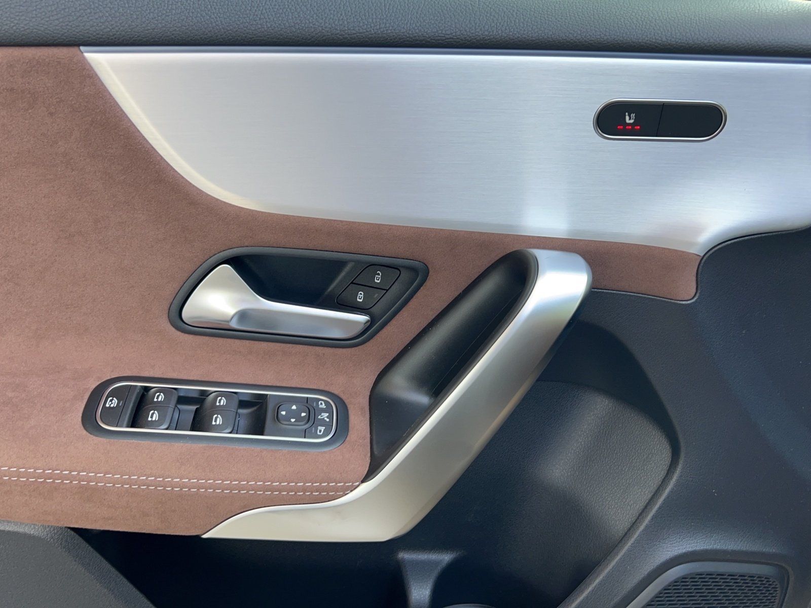 Fahrzeugabbildung Mercedes-Benz A 200+AMG Pano KeyGO NIGHT Totwinkel KAMERA