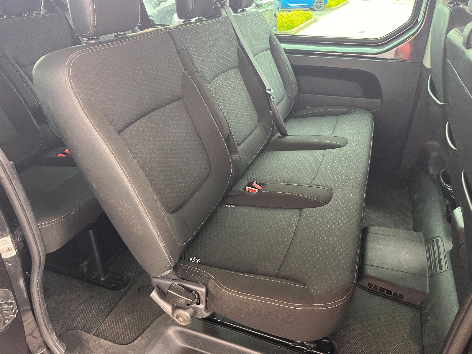 Fahrzeugabbildung Opel Vivaro B  Kombi L2H1  2,9t