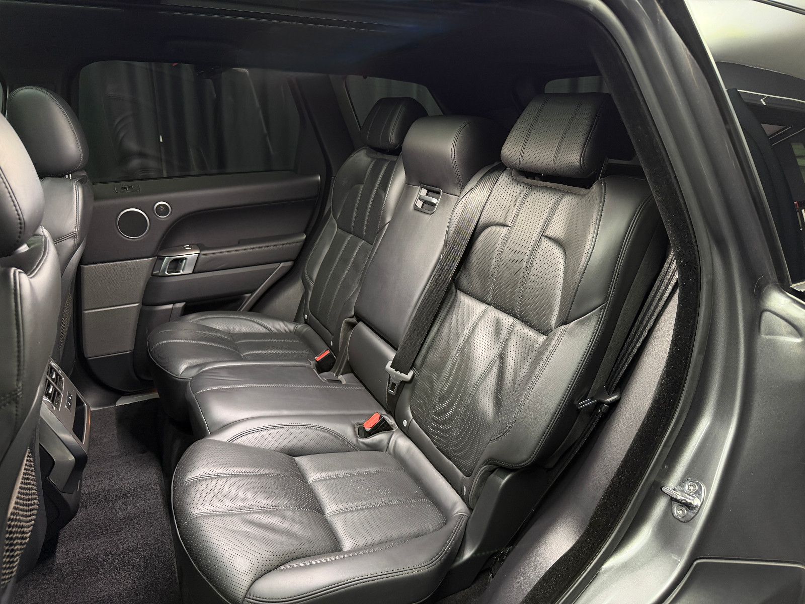 Fahrzeugabbildung Land Rover Range Rover Sport HSE|MERIDIAN|PANO|AHK|LUFT
