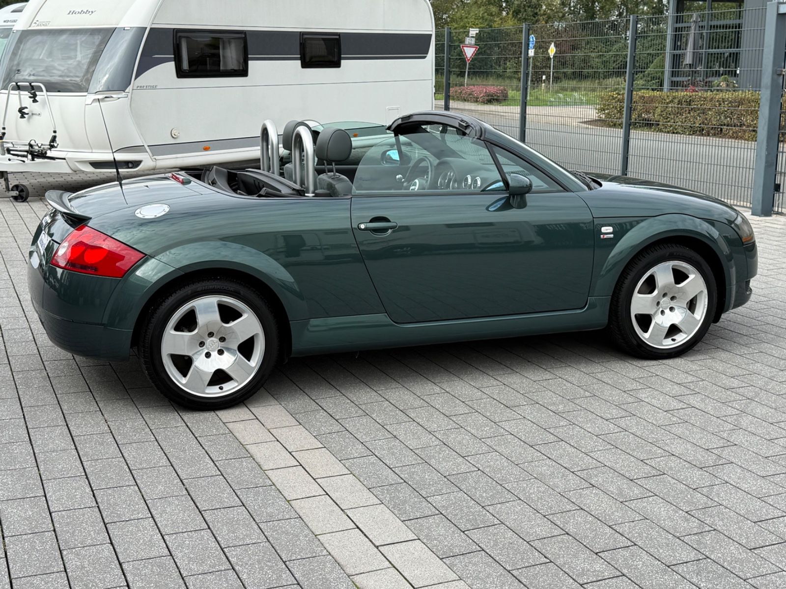 Fahrzeugabbildung Audi TT Roadster 1.8T quattro S-Line CABRIO LEDER SHZ