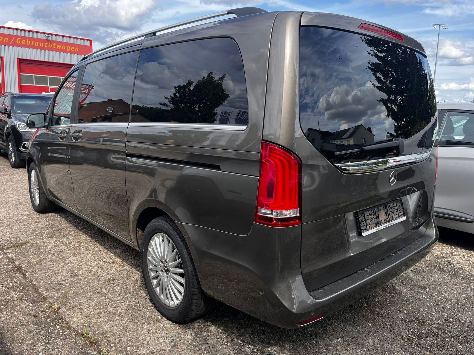 MERCEDES-BENZ V 220 CDI lang Avantgarde Edition – Bild 2