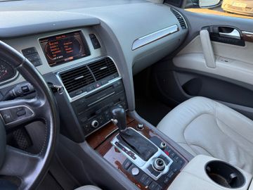 Audi Q7 - 10