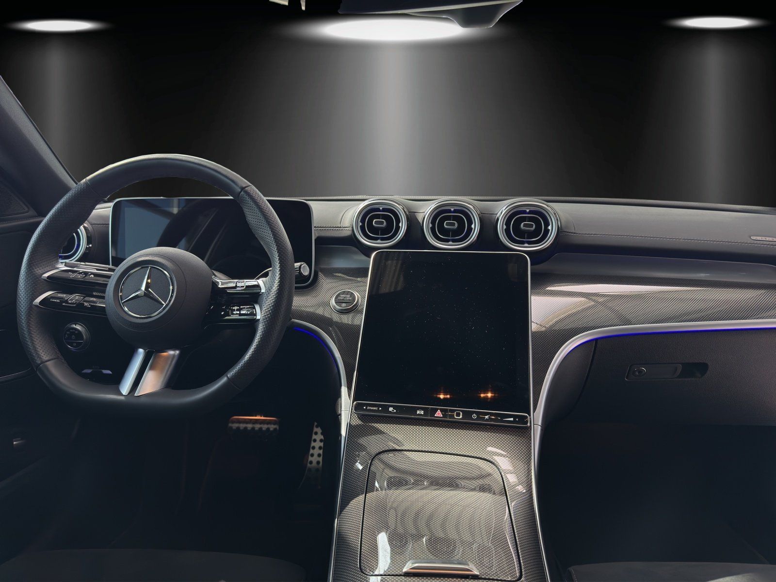 Fahrzeugabbildung Mercedes-Benz C 220 d AMG Distronic AHK Memory 360° GUARD 360°