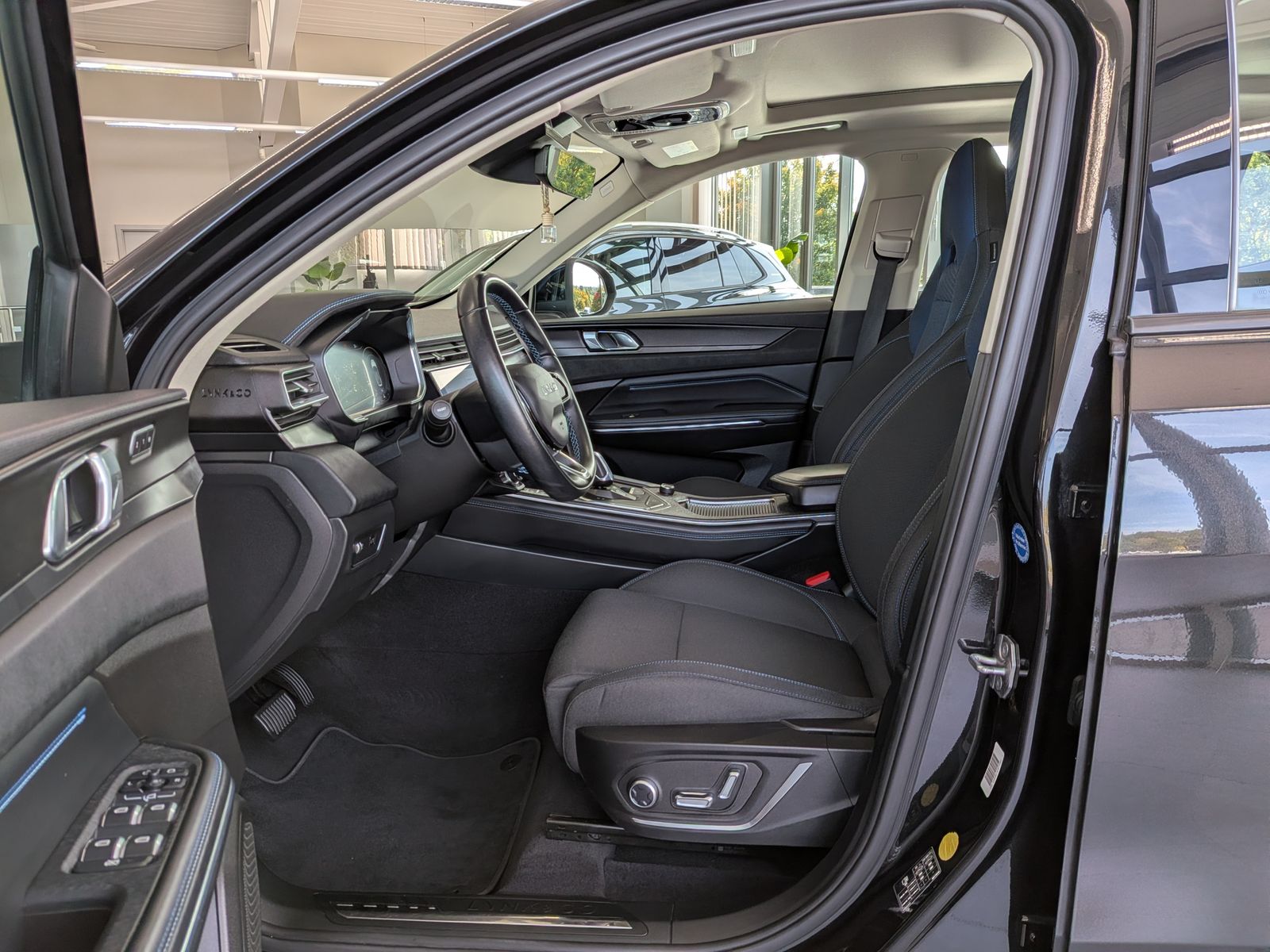 Vehicle image Lynk&Co 01 1.5 TGDI HEV Pano Infinity Camera ACC LED