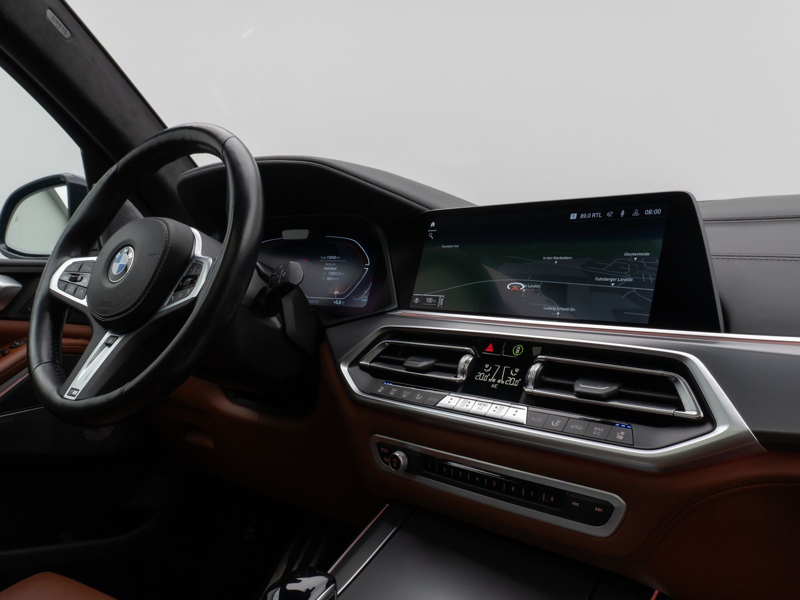 Fahrzeugabbildung BMW X5 xD40d M Sport Panorama Laser 360°B&W HUD 22"