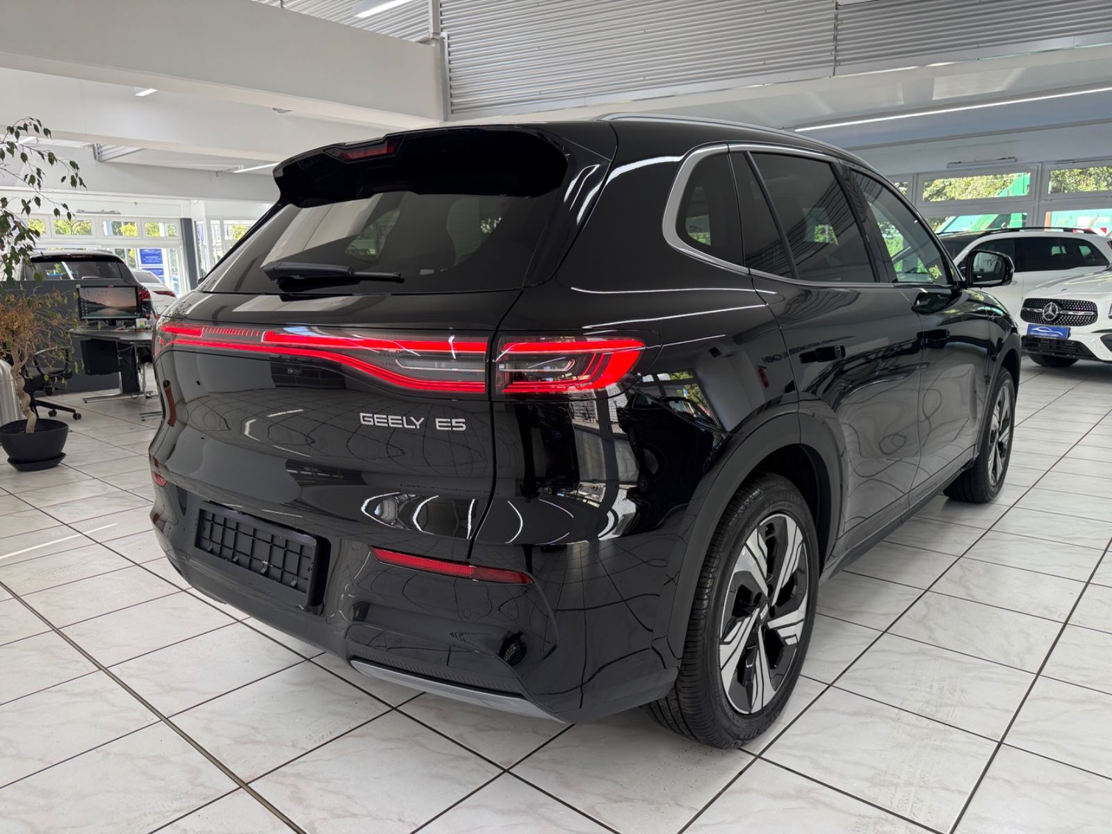 Geely E5 - Bild 3