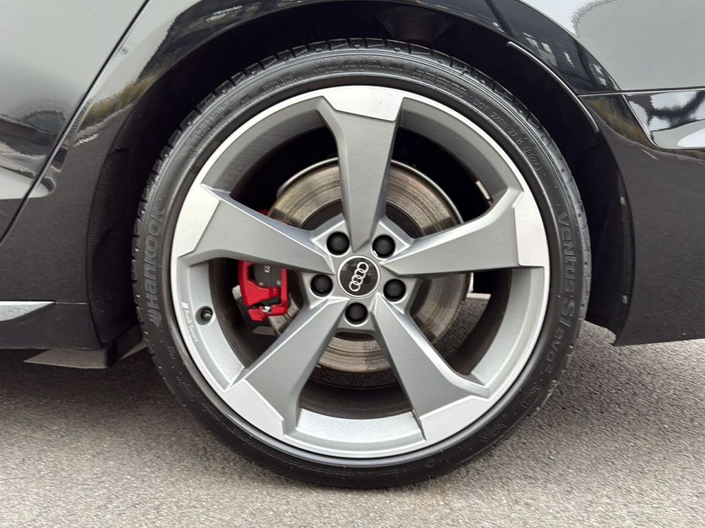AUDI A4 2024