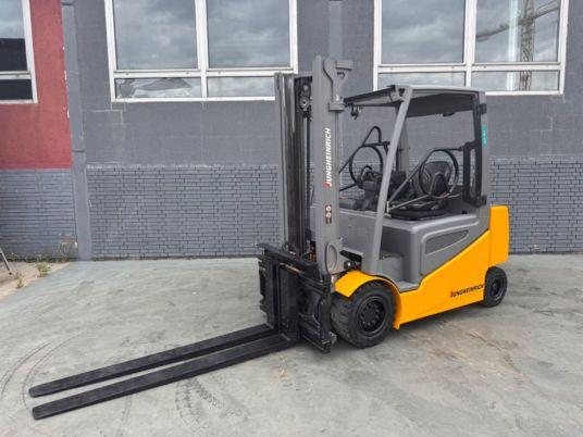 Jungheinrich EFG 430 Baujahr 2019/ Stunden 8035/ Akku NEU 202
