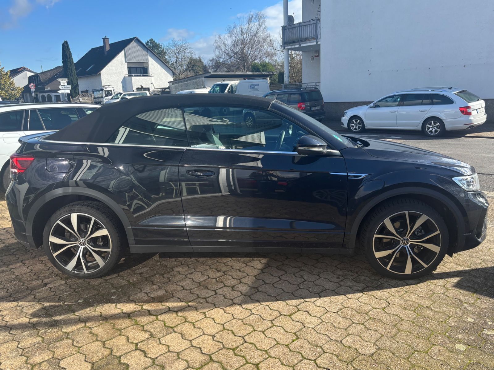 Fahrzeugabbildung Volkswagen T-Roc Cabriolet R-Line 1.5TSI DSG KAM SHZ ACC
