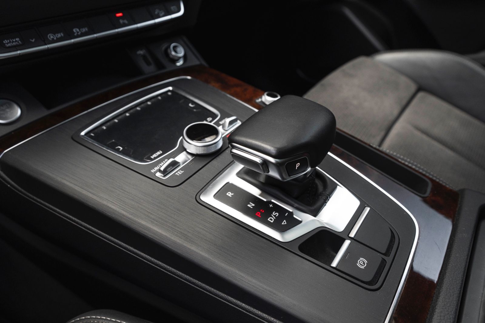 Fahrzeugabbildung Audi Q5 45TFSI QUATTRO LED KAM ALCANTARA TOTW NAV