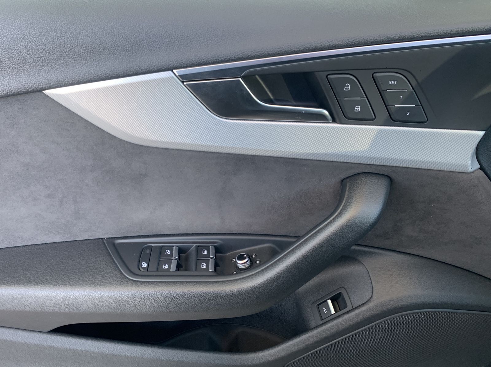 Fahrzeugabbildung Audi A4 2.0 TDI*Sport*Matrix*STHZ*Digital*Memory*Lane
