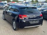 Citroën C4 Lim. Selection Motor läuft Unruhig - blaue Citroën C4