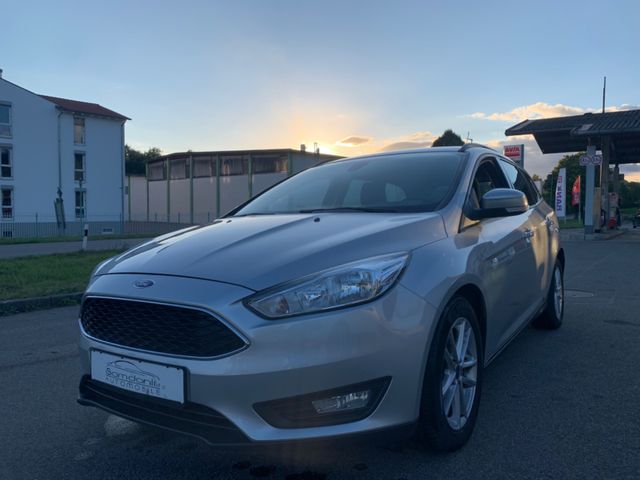 Ford Focus Turnier Business/NAVI/TAGFAHRLICHT/BLUET.