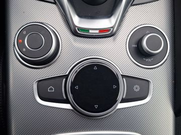 Alfa Romeo Giulia Veloce Q4 2.0 Turbo 16V Kam.+KeyLess+SHZ