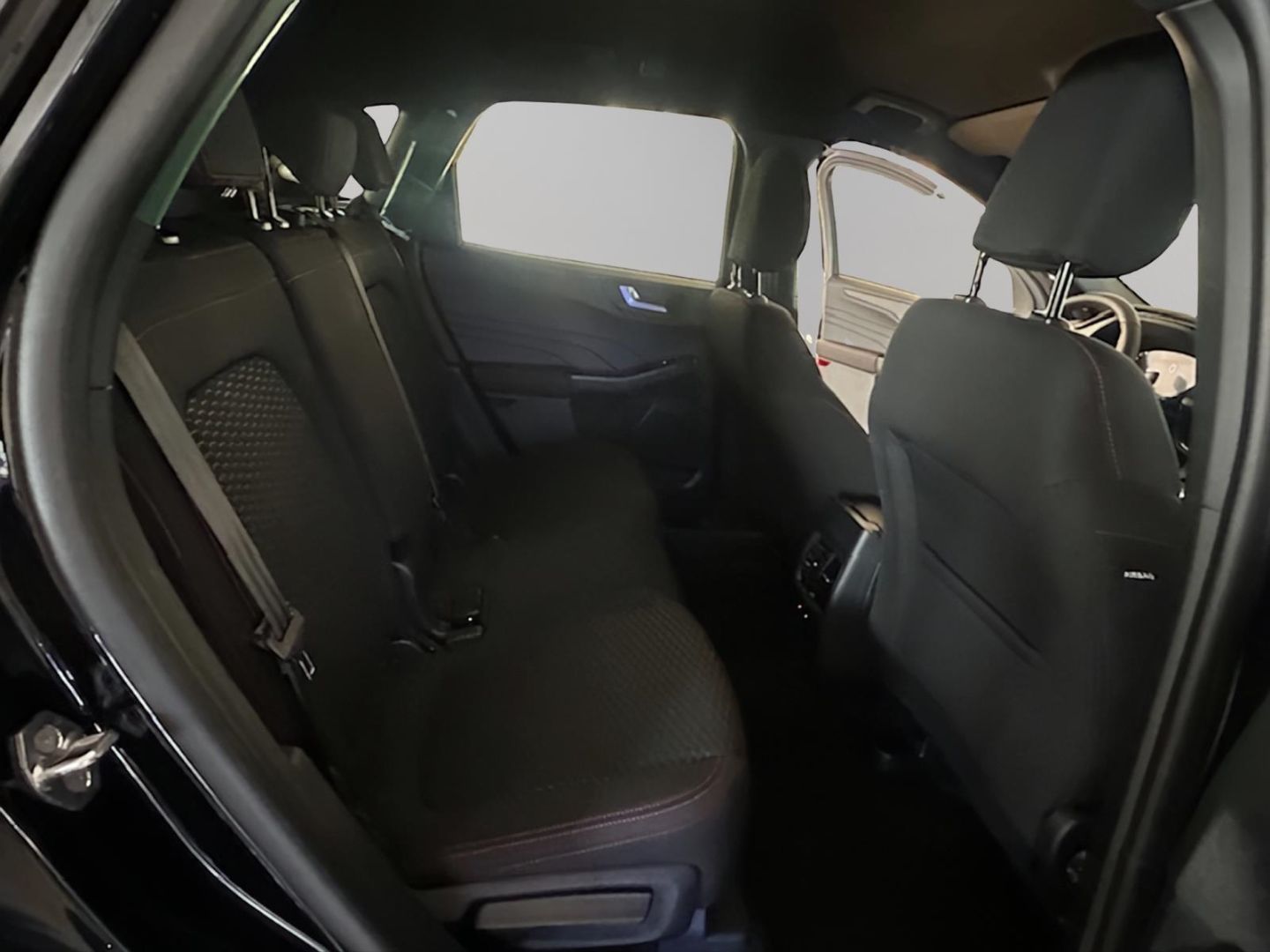 Fahrzeugabbildung Ford Kuga ST-Line Hybrid FHEV // Winter-Paket // Fahr