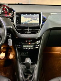 Fahrzeugabbildung Peugeot 208 Allure*GT Line*NAVI*LED*Klima*1.Hand