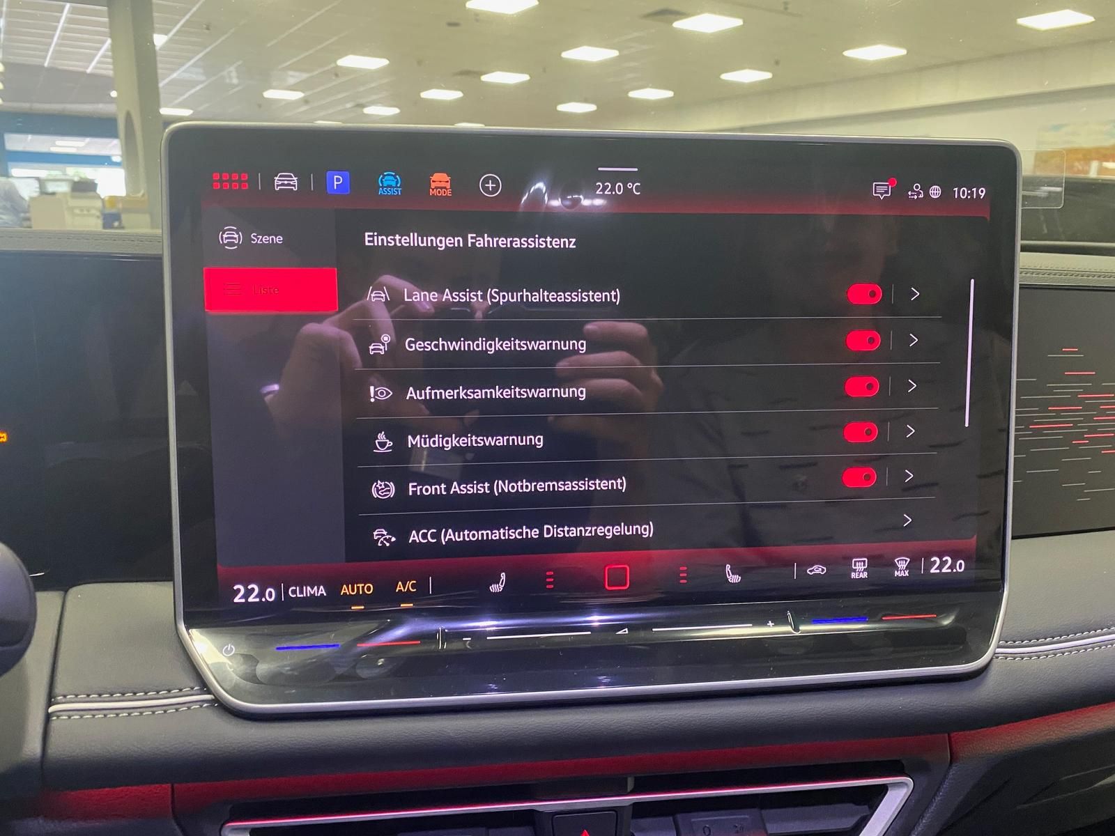 Fahrzeugabbildung Volkswagen Tiguan 1.5 eTSI+Elegance+AHK+NAVI+360 KAMERA+HUD