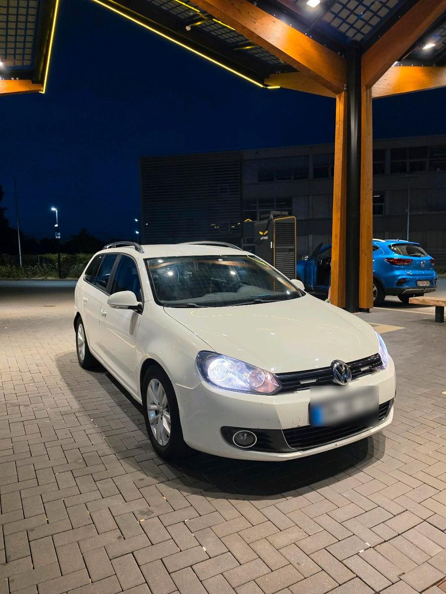 Volkswagen Golf 2013 — rear view