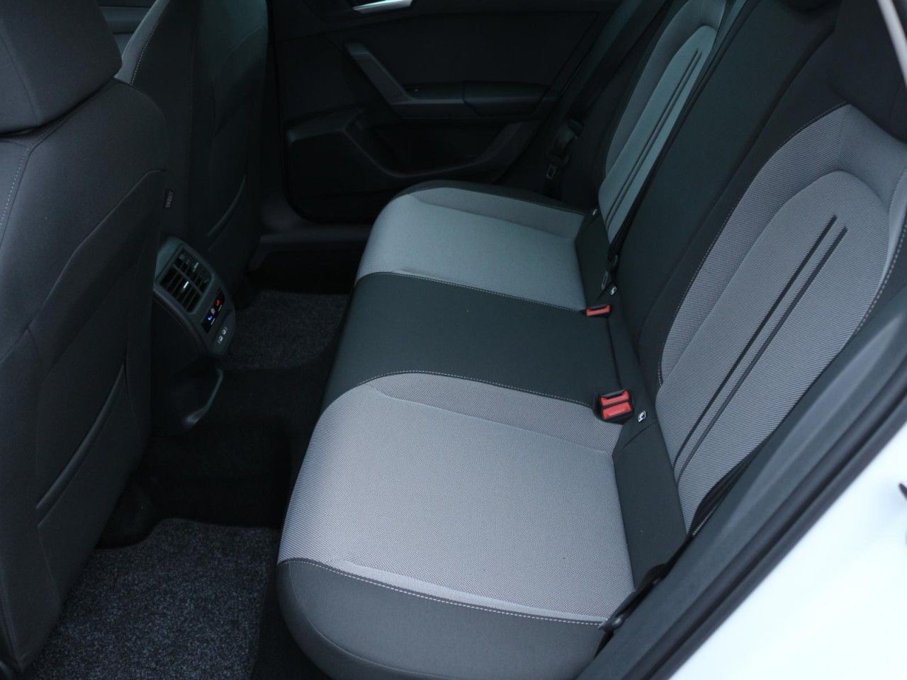 Fahrzeugabbildung SEAT Leon 1.5 eTSI Style Edition DSG